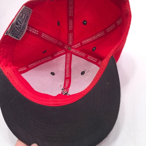 Nike Air Jordan Men's Snapback Hat Red Black OSFM Embroidered Jumpman Logo - Picture 2 of 4